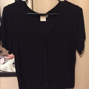 Black lettuce trim shirt